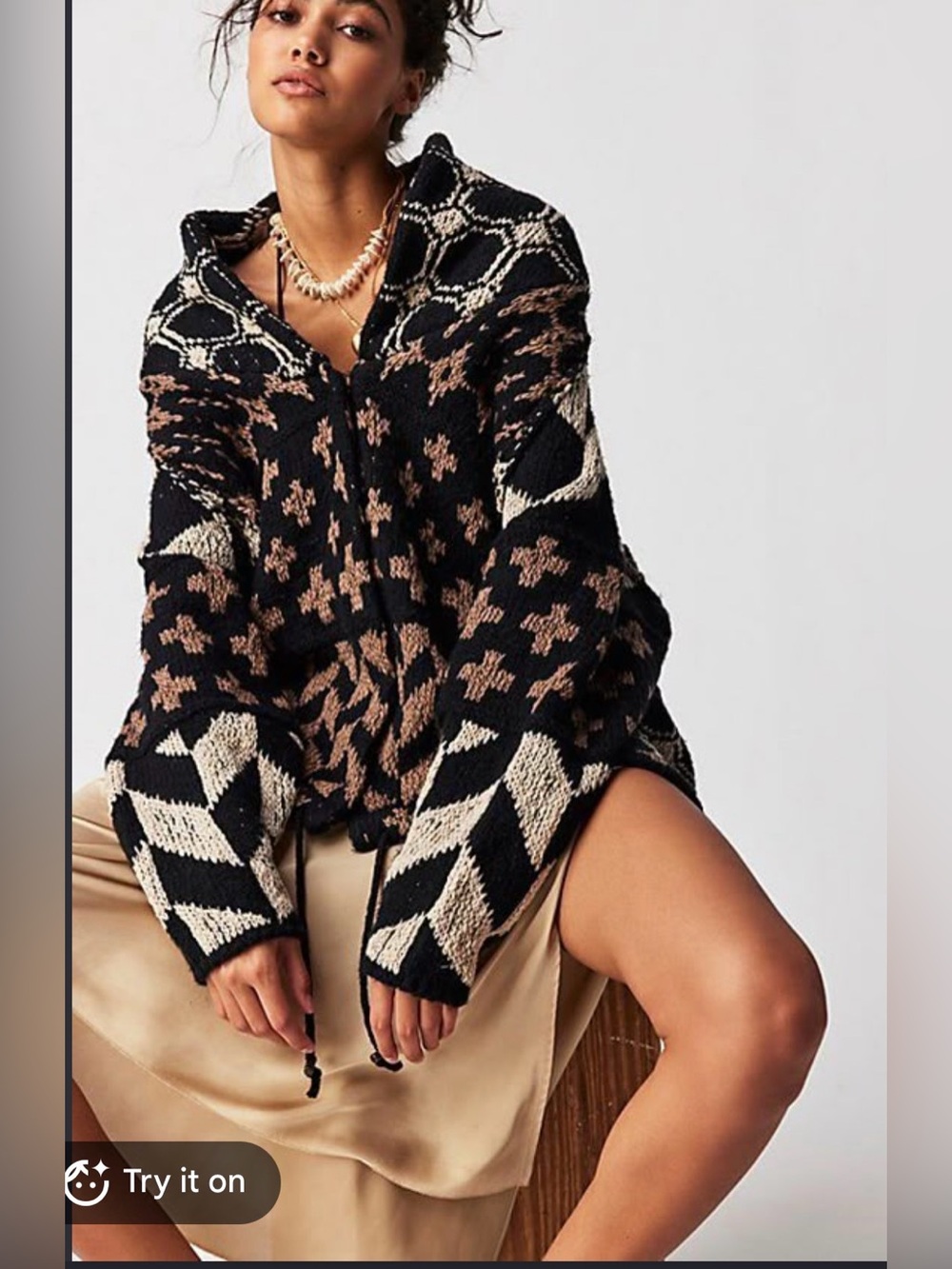 Chunky Geometric Zip-Front Sweater in Black and Brown